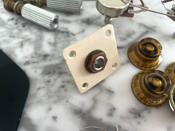 Complete Hardware Set Featuring Rewind Electrics Pickups